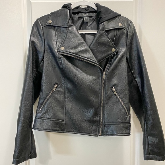 NWOT Forever 21 Faux Leather Jacket with Removable Hood Size S - Picture 3 of 6